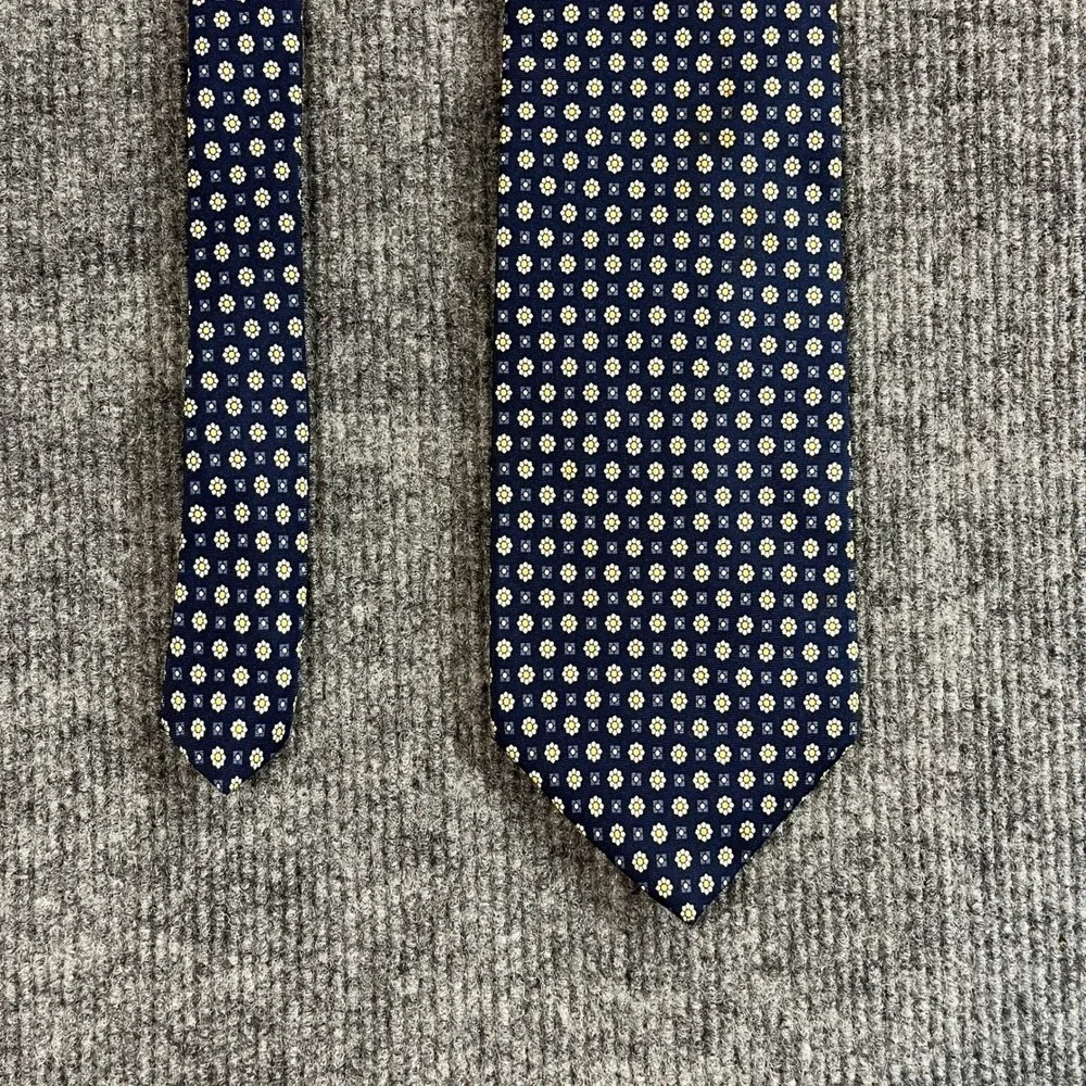 Gap Premium 1969 Mens Silk Tie Navy Blue Yellow Floral Daisy Geometric USA Made